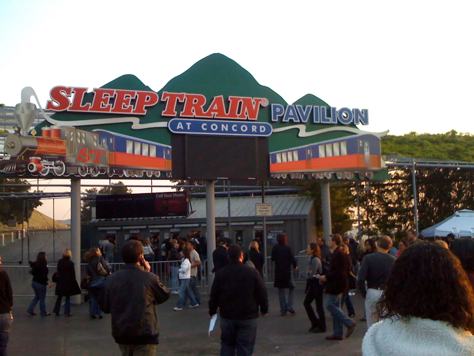 The Concord Pavilion, California, where the Never Ending Tour began on 7 June 1988 (photo 2008, under a sponsor's name)