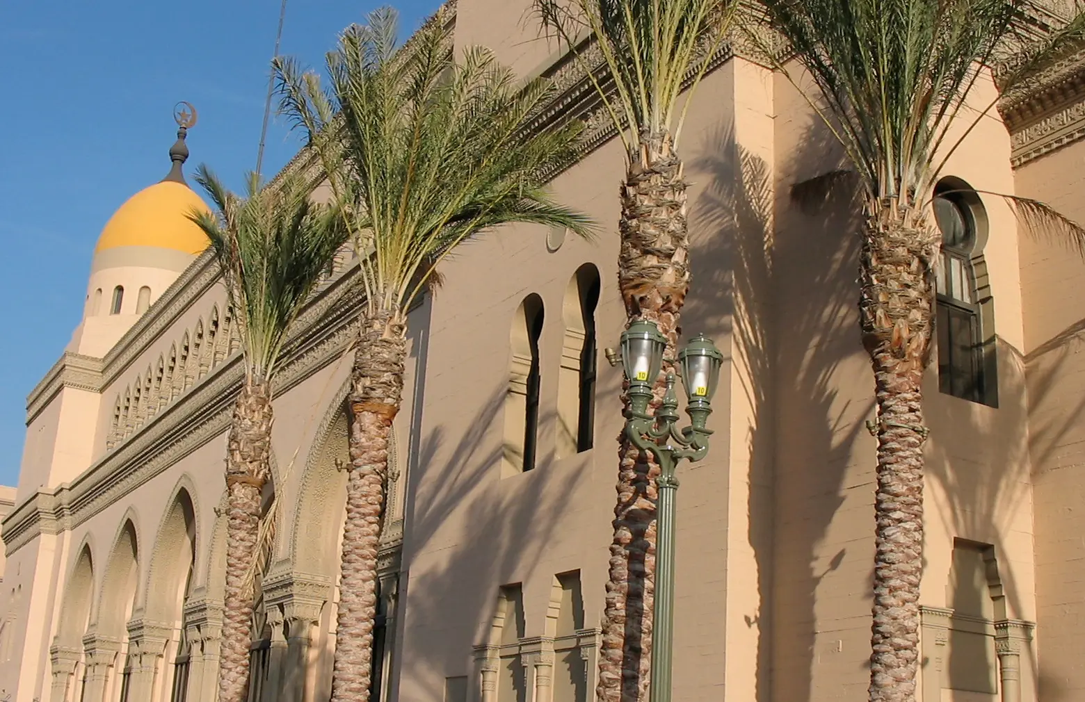 The Shrine Auditorium, Los Angeles, where the 1980 Grammy Awards were held (photo 2004)