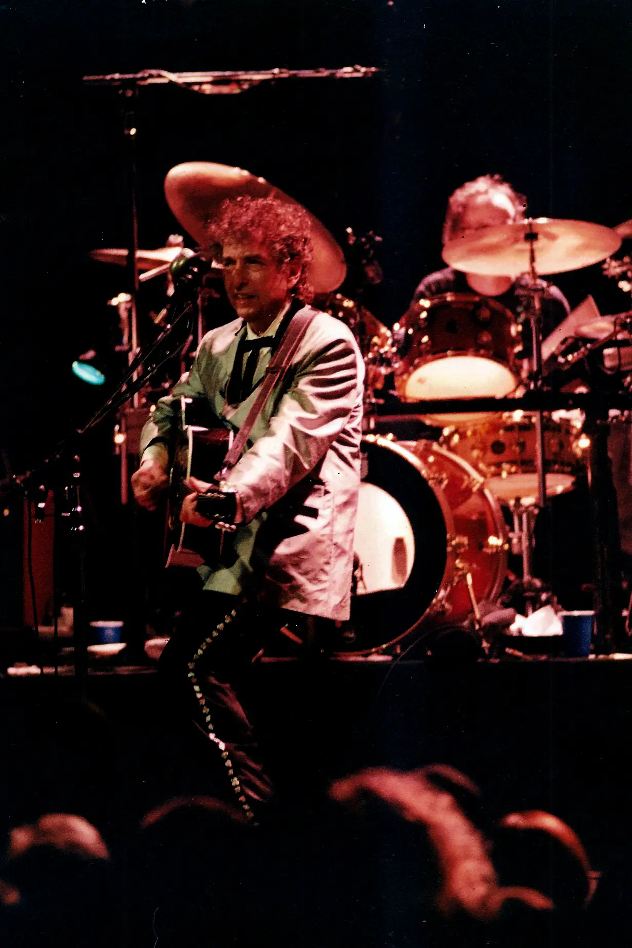 On stage at Opinião, Porto Alegre, April 1998